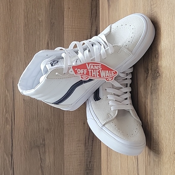 Van's SK8-Hi Brand new in the box authentic uper leather and textile. - Picture 4 of 13